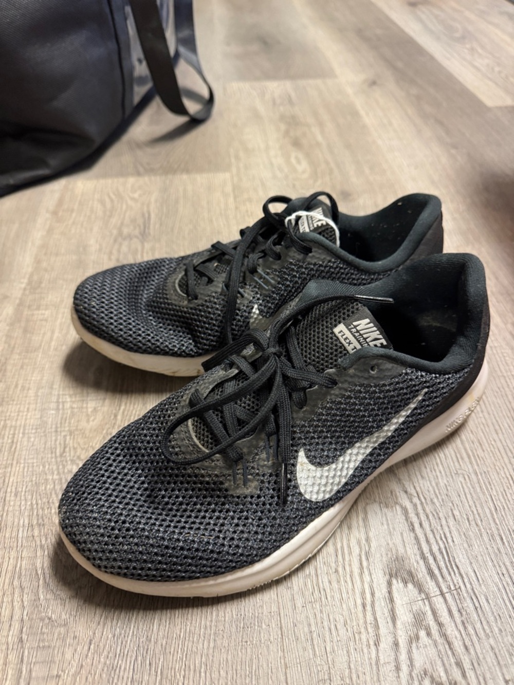 Nike Black and White Mesh Trainers - Lightweight Everyday Sneakers